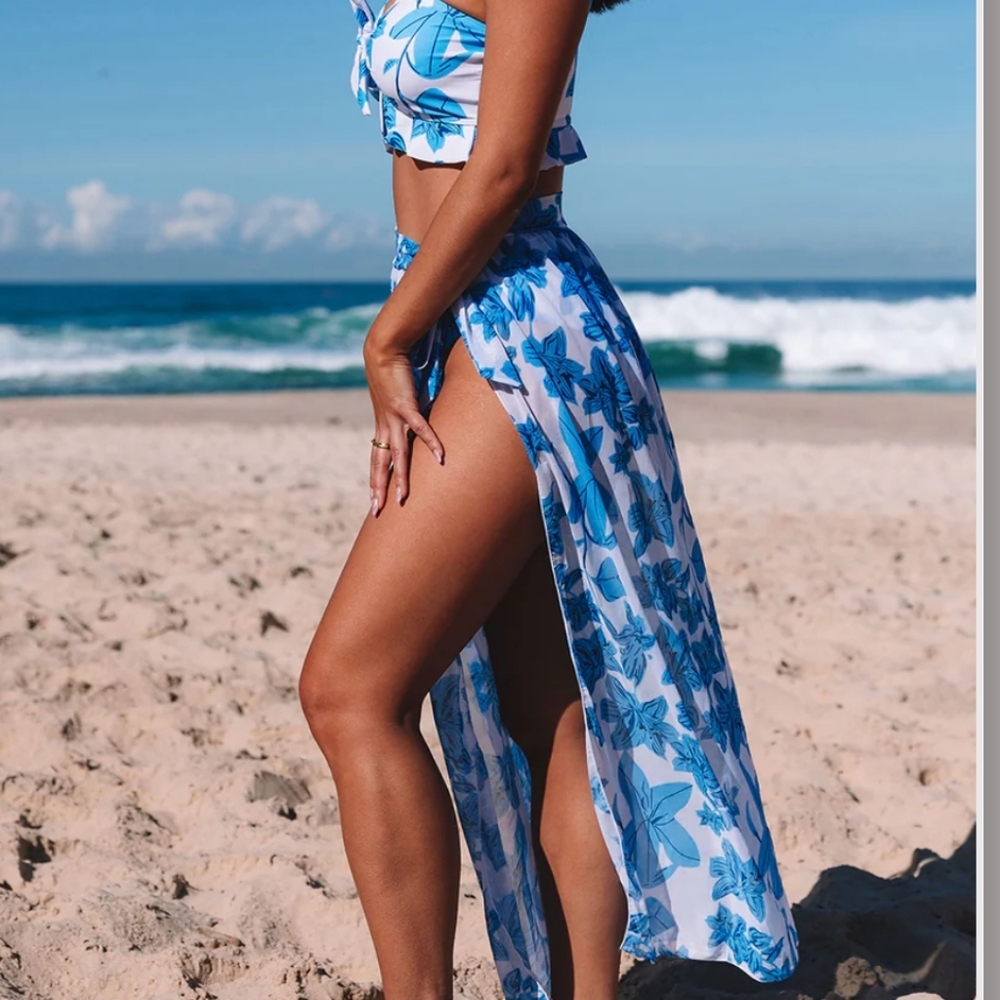NWT (partially) Cupshe ruffle 3 piece swim set
